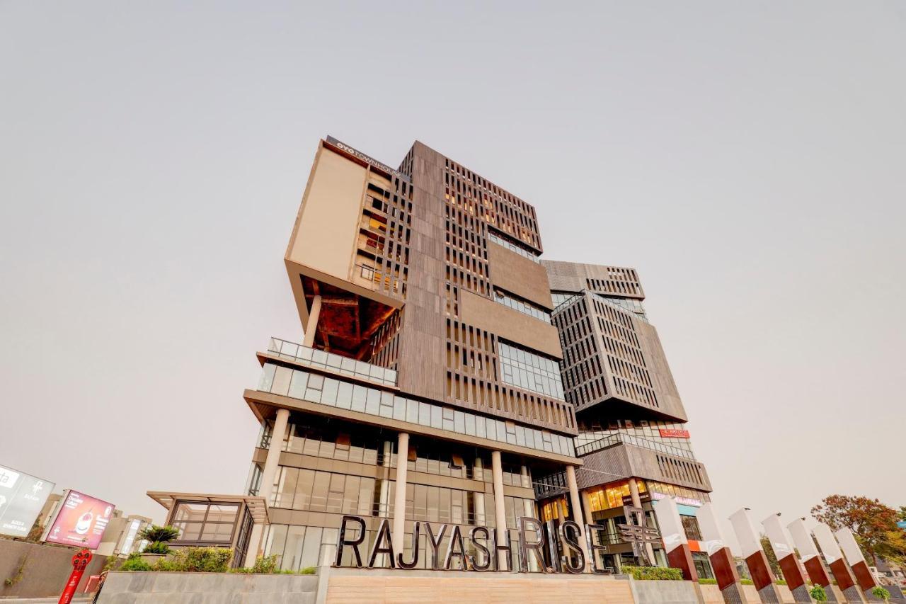 Super Townhouse Rajyash Rise Hotel Sarkhej Exterior photo