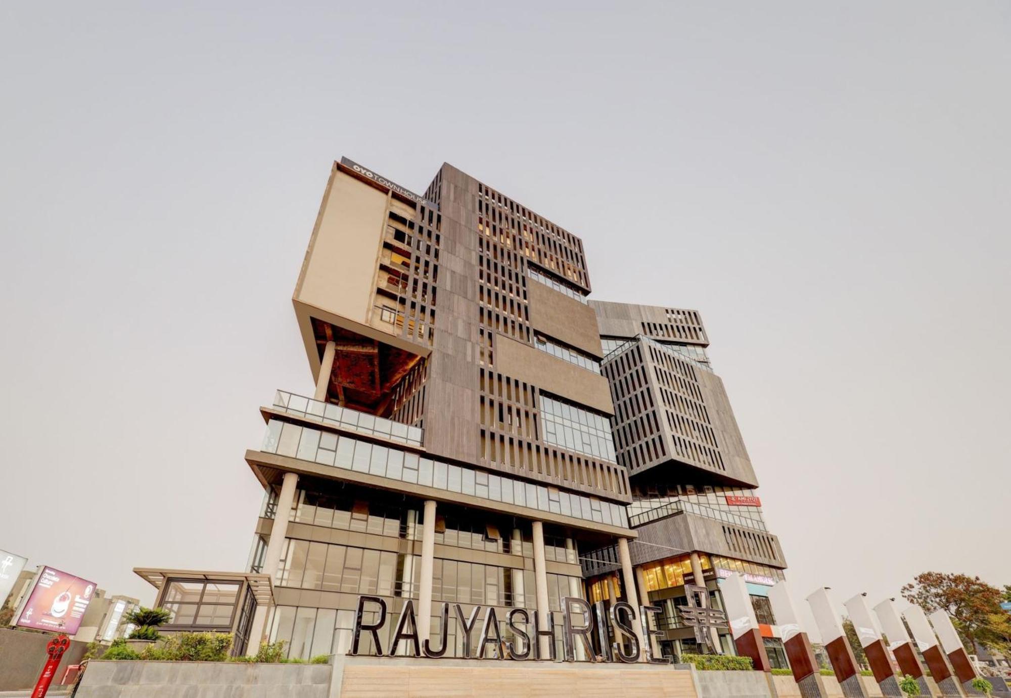 Super Townhouse Rajyash Rise Hotel Sarkhej Exterior photo